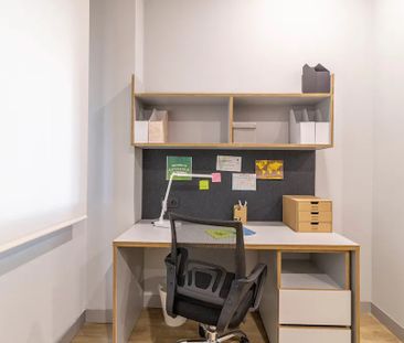 Calle Camilo José Cela, Sevilla, Andalusia 41018 - Photo 3