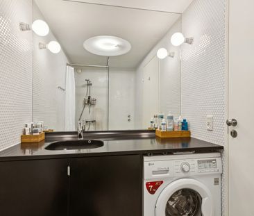 Stor solrig terrasse · delvist møbleret · 2 toiletter · Tæt på Kalv... - Photo 4