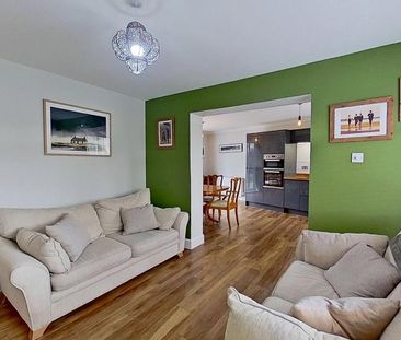3 bedroom semi-detached house to rent - Photo 5