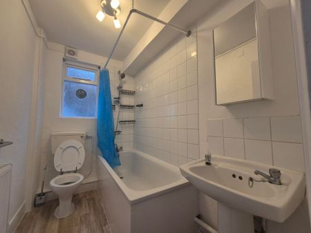 Saint Kilda's Road - Photo 5