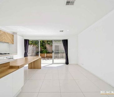 2 STORY TOWNHOUSE - Photo 1