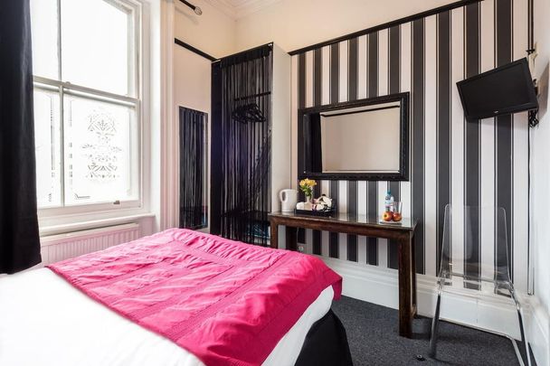 Room in a Shared House, Charlotte Street, BN2 - Photo 1