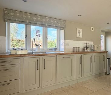 Town House Court, Madley - Photo 6