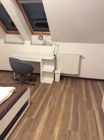 Komfortní spolubydlení v Praze 5 v blízkosti metra Anděl – pokoj k pronájmu pro jednotlivce - Fotografie 4