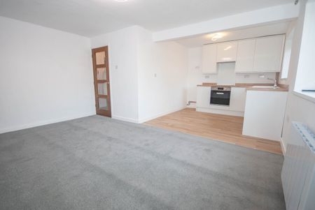 Arbour Close, Rugby, CV22 - Photo 2