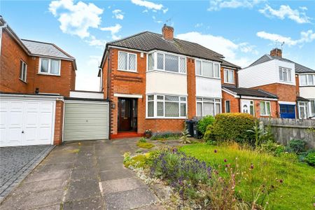 3 bedroom semi-detached house to rent - Photo 2
