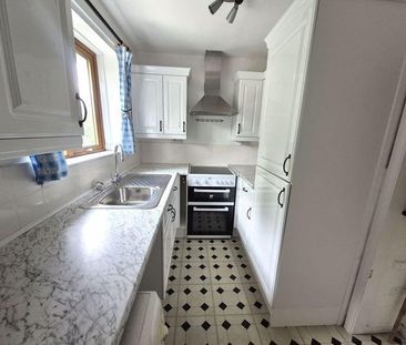 2 bedroom maisonette to rent - Photo 2