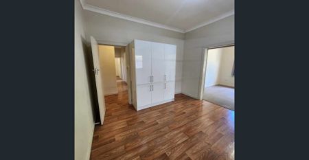 4 Bedroom Home - Photo 3