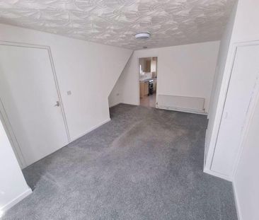 2 Bed Semi-Detached House, Birkin Avenue, NG7 - Photo 2