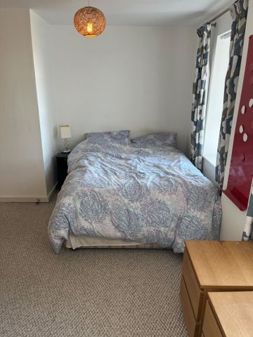 3 bedroom flat to rent - Photo 3