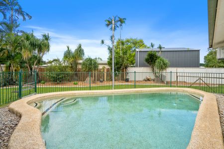 13Kw SOLAR, POOL, SIDE ACCESS, RUMPUS ROOM - Photo 5