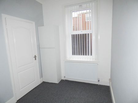 2 bed flat to rent in Duke Street, Pelaw, NE10 - Photo 4