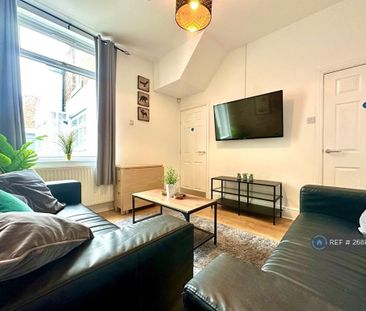 4 bedroom terraced house to rent - Photo 3