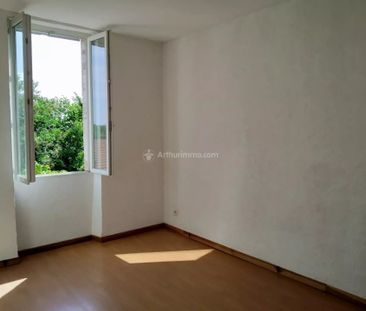 Location Appartement 3 pièces 79 m2 à Blaye-les-Mines - Photo 2