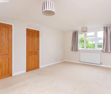 2 bedroom chalet to rent - Photo 1