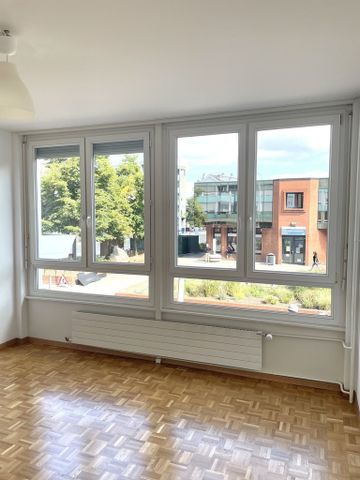 Proche Aéroport et organisations internationales - Foto 5