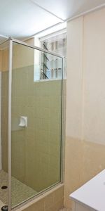 Freshly Updated Unit in Belgian Gardens - Photo 4