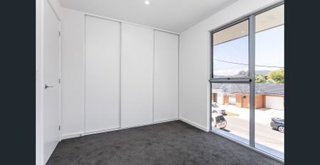 Modern Three bedroom Two Bathroom home in Wanted Locale - Photo 3