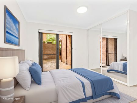 Stylish & Ultra-Convenient Living in the Heart of Woolloomooloo - Photo 2