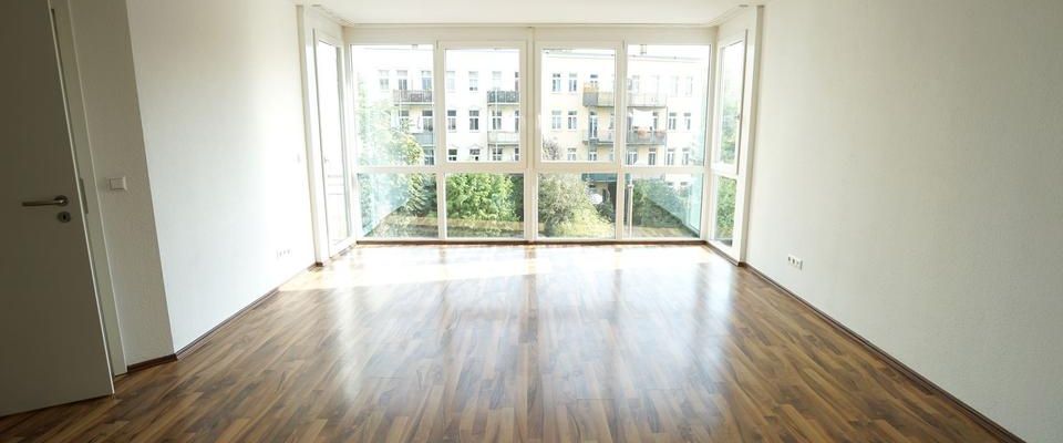 Lichtdurchflutete 2-Raum Wohnung mit Balkon - Foto 1