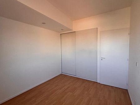 Location Appartement 3 pièces 68m² BORDEAUX 33000 - Photo 2