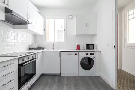 Carrer Gran de Gràcia, Barcelona, Catalonia 08012 - Photo 2