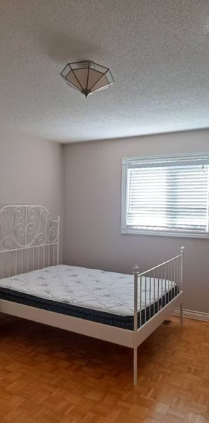 For Lease - 5672 Shillington Drive Unit# Room 1, Mississauga, Ontario - Photo 1