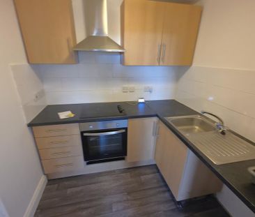 3 bedroom flat to rent - Photo 3