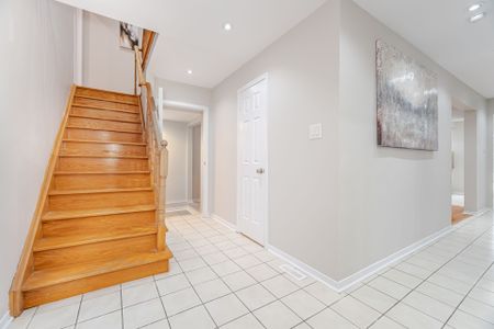 For Lease - 40 Kirk Drive, Brampton, Ontario - Photo 4