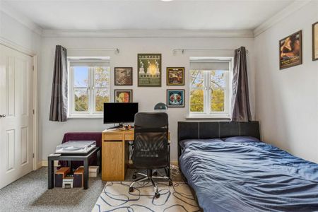 4 bedroom terraced house to rent - Photo 5