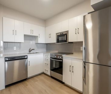 Sunny And Renovated 1 Bedroom Unit - Downtown Montreal - 5301-5317 ... - Photo 1