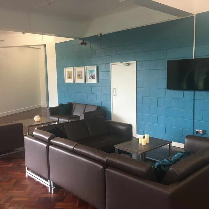 Room in a Shared House, Demesne Road, M16 - Photo 1