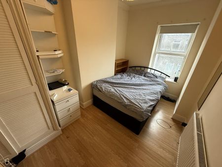 7 bedroom end of terrace house to rent - Photo 5