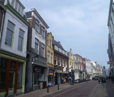 Gemeubileerde leuk en licht 2-kamer appartement op zeer goede locat... - Foto 2