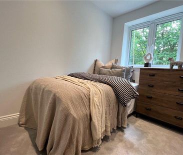 3 bedroom end of terrace house to rent - Photo 4