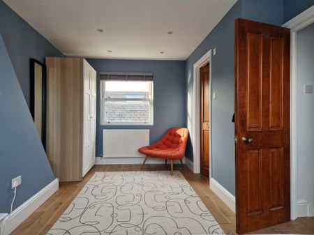 3 Bed Terraced House, Thorpebank Road, W12 - Photo 3