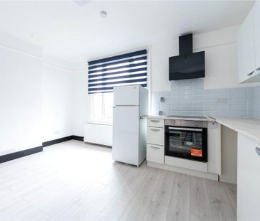 2 bedroom semi-detached house to rent - Photo 4