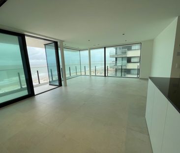 Luxe aan de Zeedijk: Prachtig 2-Slaapkamer Hoekappartement in Blank... - Photo 1