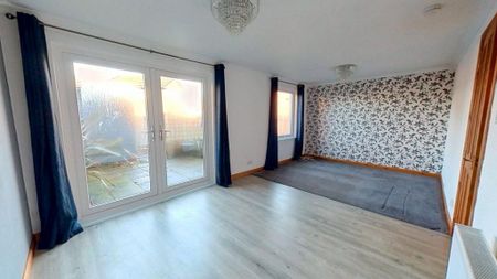 3 bedroom semi-detached house to rent - Photo 2