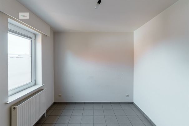 Studio - Photo 1