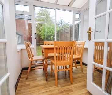 Student House, Winton - Photo 5