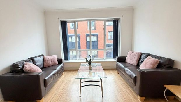 1 bedroom in a flat share to rent - Photo 1