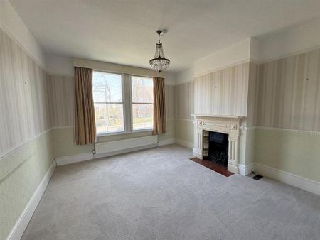 4 bedroom semi-detached house to rent - Photo 2
