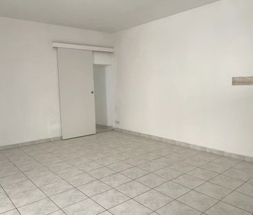 Location Appartement 3 pièces 72 m2 à Coulobres - Photo 2