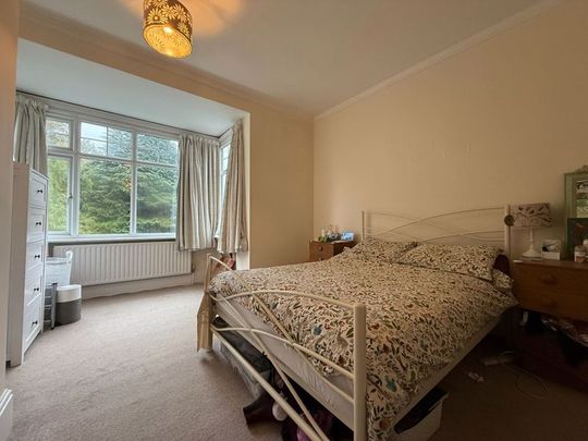 Farnham Lane, Haslemere - Photo 1