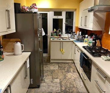 Room in a Shared House, Vyner Road, W3 - Photo 6