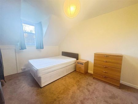 3 bedroom flat to rent - Photo 4