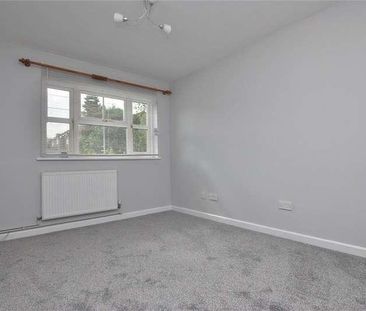 Peak Road, Guildford, Surrey, GU2 - Photo 3