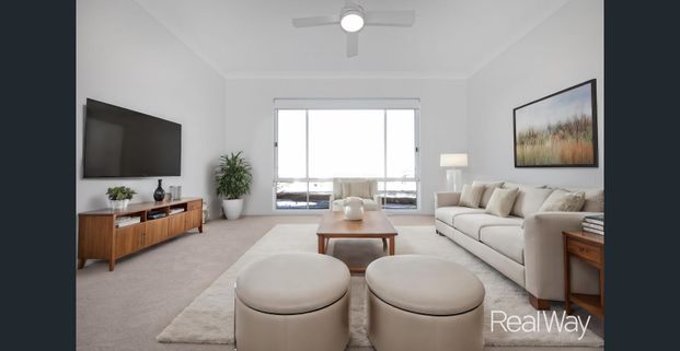 Modern 4-Bedroom Home in Tranquil Spring Mountain Neighborhood - Photo 1