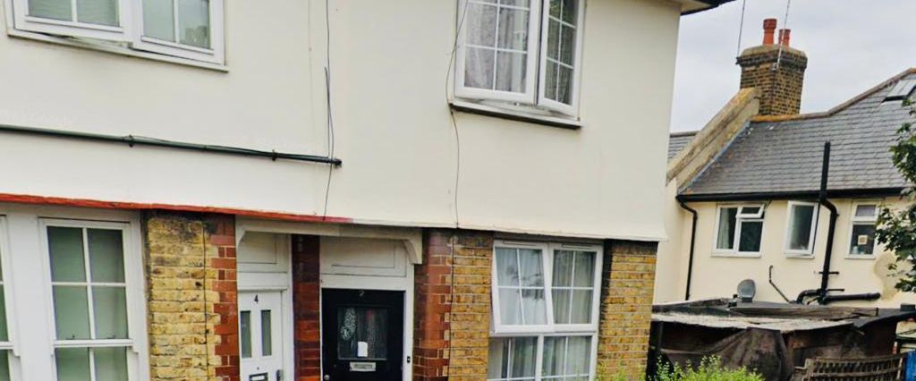 4 bedroom terraced house to rent - Photo 1